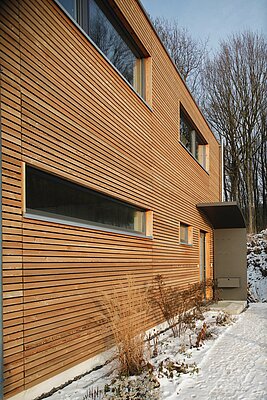 Fassade des Wohn- und Bürogebäudes in Geisfeld